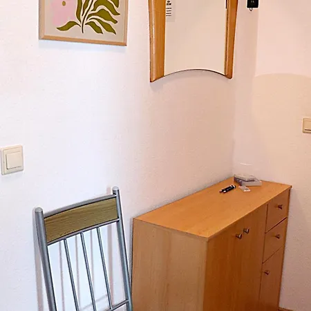 Apartament Sei Hier Gast - 3 Im Gesindehaus Warmsdorf, Zentral Zwischen Aschersleben, Bernburg Und Stassfurt Gusten