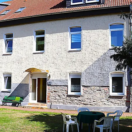 Apartament Sei Hier Gast - 3 Im Gesindehaus Warmsdorf, Zentral Zwischen Aschersleben, Bernburg Und Stassfurt Gusten